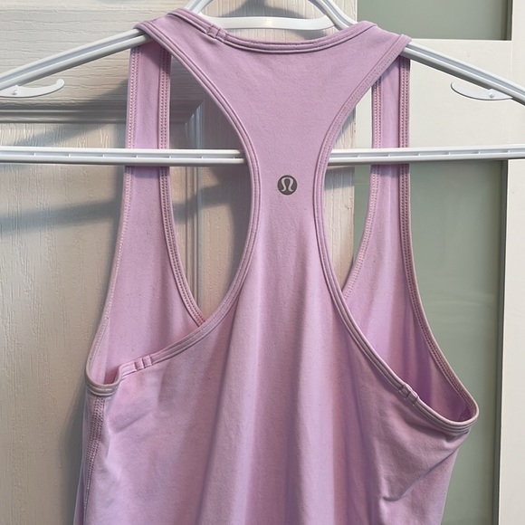 Women lululemon tank. - Picture 2 of 2